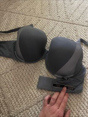 Victoria's Secret Charcoal Gray Molded T-Shirt Bra